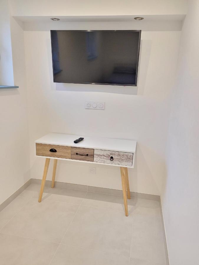 Il Vialetto, Appartement Capri, Spacieux, Tout Confort, Au Calme Jeumont Bagian luar foto